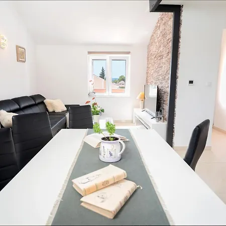 Marinna Guest house *
