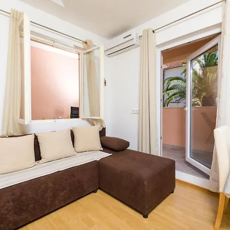 Guest house Marinna Vrboska