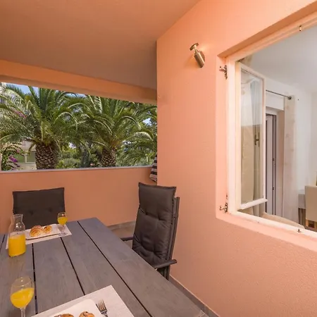 Guest house Marinna Vrboska