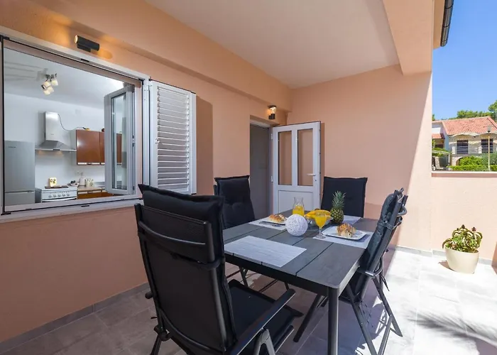 Marinna 4* Vrboska