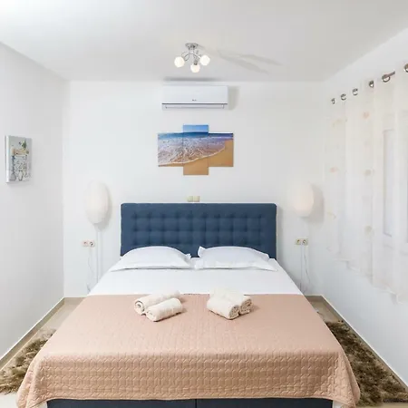 Konukevi Marinna 4*