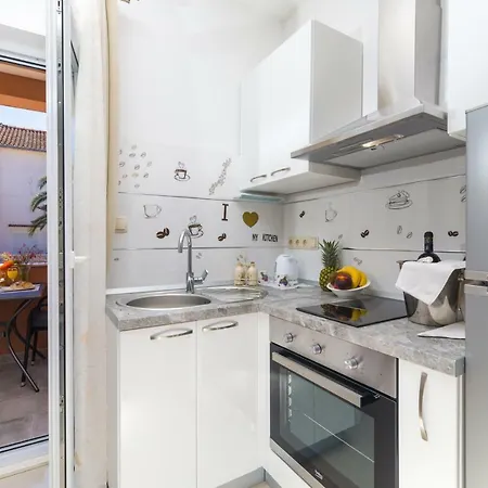 Gostinjska kuća Marinna 4*